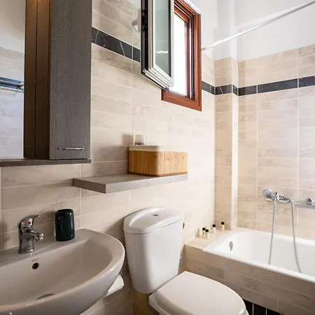 Il Gusto - Seaview Retreat! *